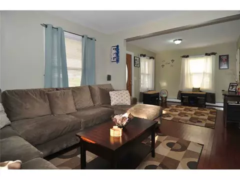 132 Holmes Rd, Warwick, RI 02888 photo 6