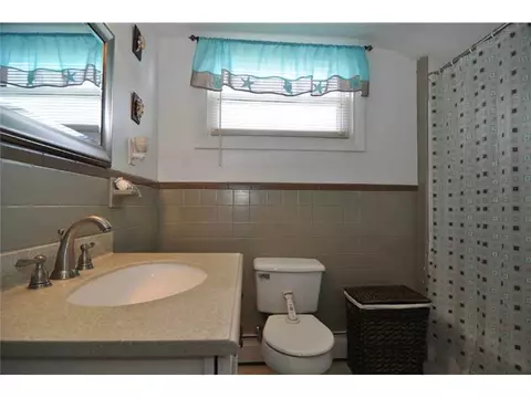 132 Holmes Rd, Warwick, RI 02888 photo 23