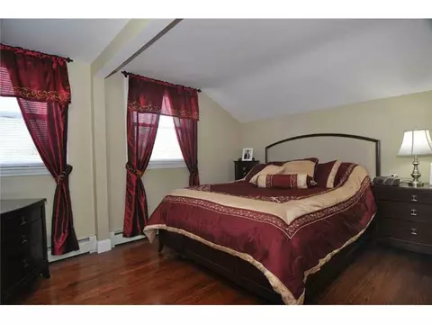 132 Holmes Rd, Warwick, RI 02888 photo 9
