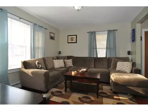 132 Holmes Rd, Warwick, RI 02888 photo 5