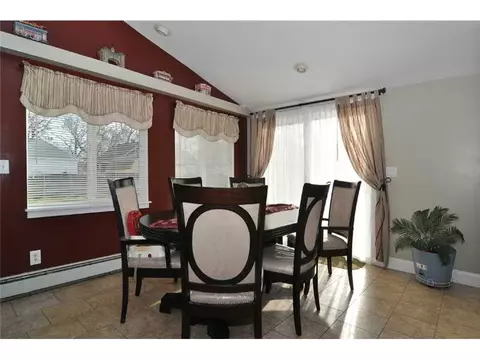 132 Holmes Rd, Warwick, RI 02888 photo 8