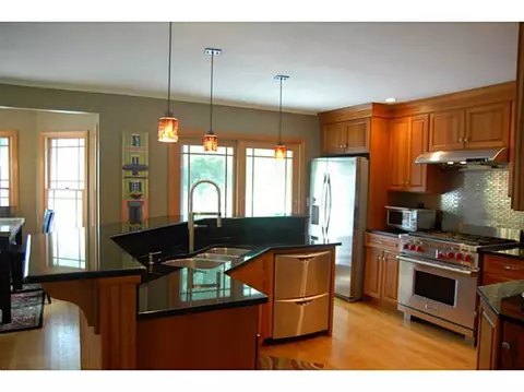 2 Westview Dr, Westerly, RI 02891 photo 4