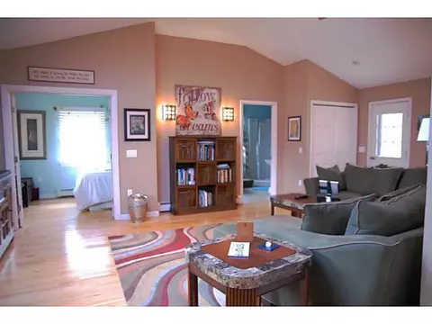 2 Westview Dr, Westerly, RI 02891 photo 5