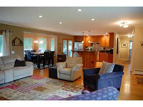 2 Westview Dr, Westerly, RI 02891 photo 1