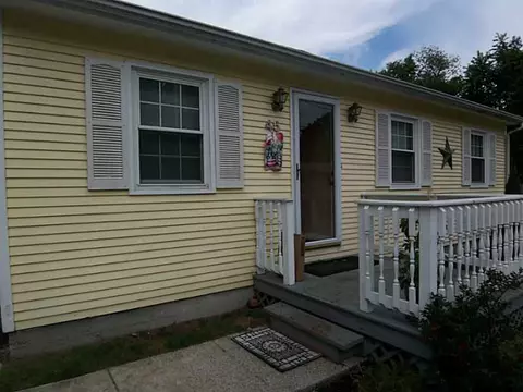 45 State St, Warwick, RI 02889 photo 2