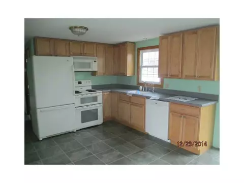 70 Haven St, Warwick, RI 02889 photo 3