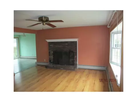 70 Haven St, Warwick, RI 02889 photo 4