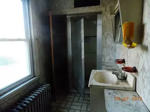 16 Broad St, Coventry, RI 02816 photo 4