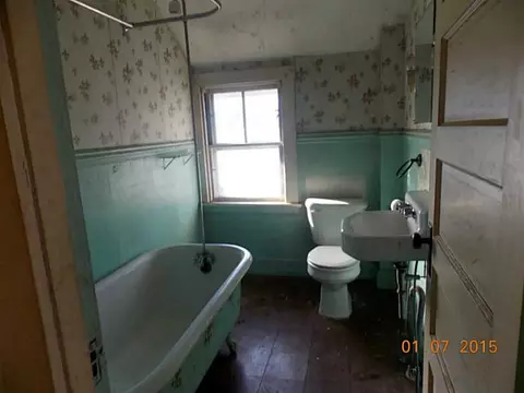 16 Broad St, Coventry, RI 02816 photo 5