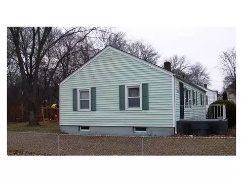 259 Lydia Ave, Woonsocket, RI 02895 photo 3