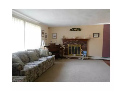42 Janet Dr, Warwick, RI 02886 photo 6