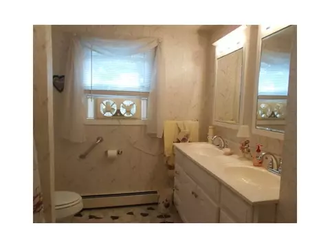 42 Janet Dr, Warwick, RI 02886 photo 15