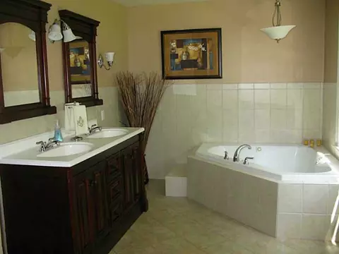 13 Gladding St, Bristol, RI 02809 photo 10