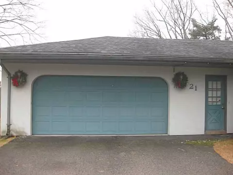 21 Claypool Dr, Warwick, RI 02886 photo 3