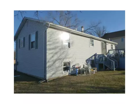 117 Prince St, Woonsocket, RI 02895 photo 9