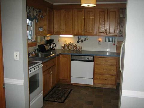 500 Buttonwoods Ave, Warwick, RI 02886 photo 8