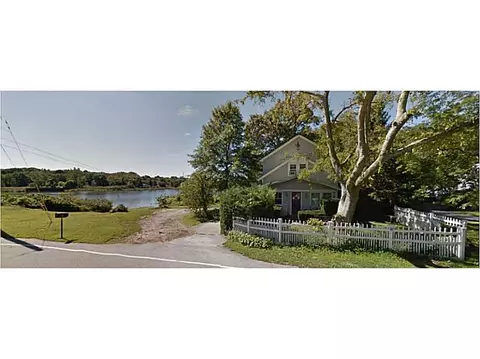 103 Warwick Neck Ave, Warwick, RI 02889 photo 2