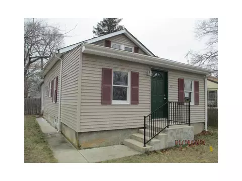 85 John St, Warwick, RI 02889 photo 2