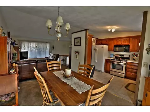 31 Bugbee Ave, Warwick, RI 02889 photo 6