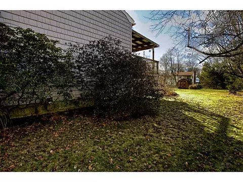 31 Bugbee Ave, Warwick, RI 02889 photo 3