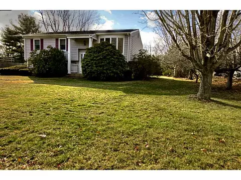 31 Bugbee Ave, Warwick, RI 02889 photo 2