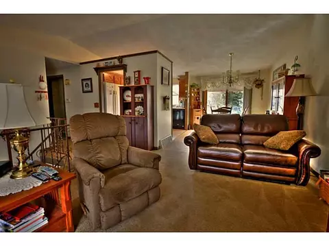 31 Bugbee Ave, Warwick, RI 02889 photo 5