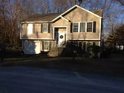 103 Vineyard St, Woonsocket, RI 02895 photo 1