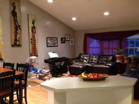 103 Vineyard St, Woonsocket, RI 02895 photo 4