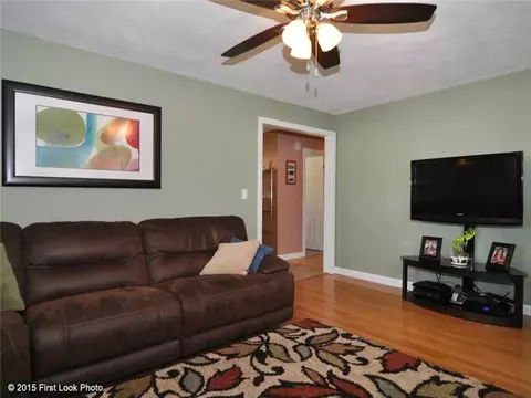 84 Lloyd Ave, Warwick, RI 02889 photo 4