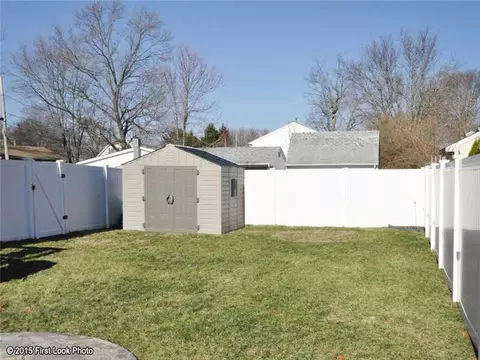 84 Lloyd Ave, Warwick, RI 02889 photo 12