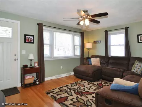 84 Lloyd Ave, Warwick, RI 02889 photo 2