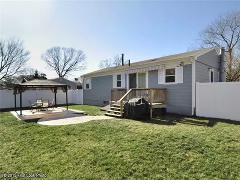 84 Lloyd Ave, Warwick, RI 02889 photo 13