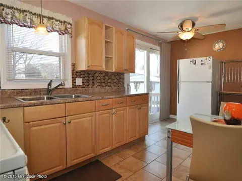 84 Lloyd Ave, Warwick, RI 02889 photo 7