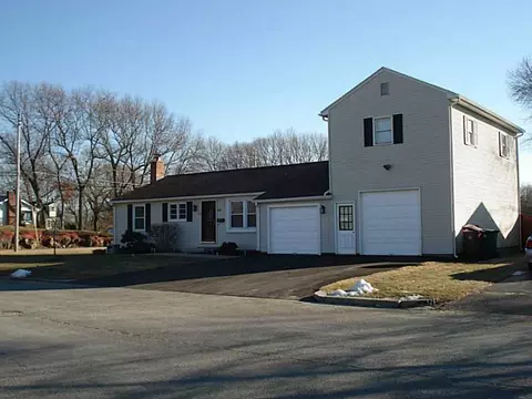 159 Stoneham Dr, Woonsocket, RI 02895 photo 1