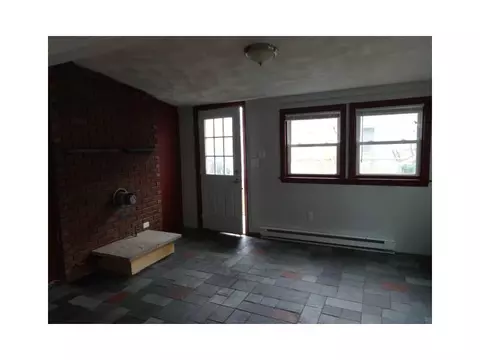 37 Mohawk Ave, Warwick, RI 02889 photo 3
