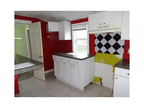 37 Mohawk Ave, Warwick, RI 02889 photo 5