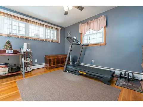 10 Wayne Rd, Woonsocket, RI 02895 photo 7
