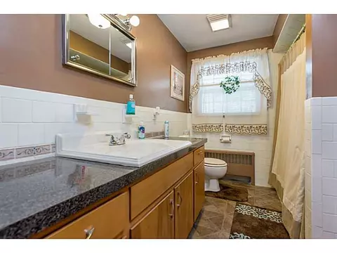 10 Wayne Rd, Woonsocket, RI 02895 photo 9
