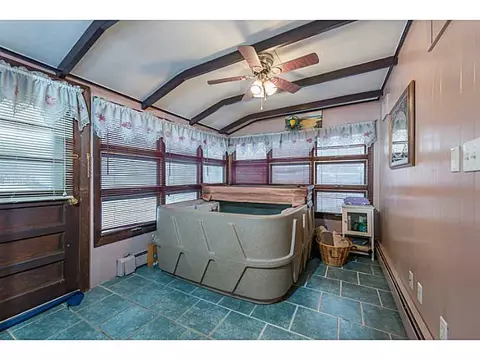 10 Wayne Rd, Woonsocket, RI 02895 photo 11