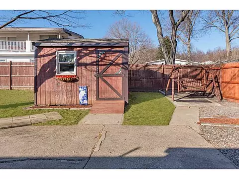 10 Wayne Rd, Woonsocket, RI 02895 photo 13