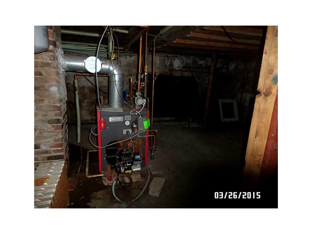 8 Bates Ave, Coventry, RI 02816 photo 4