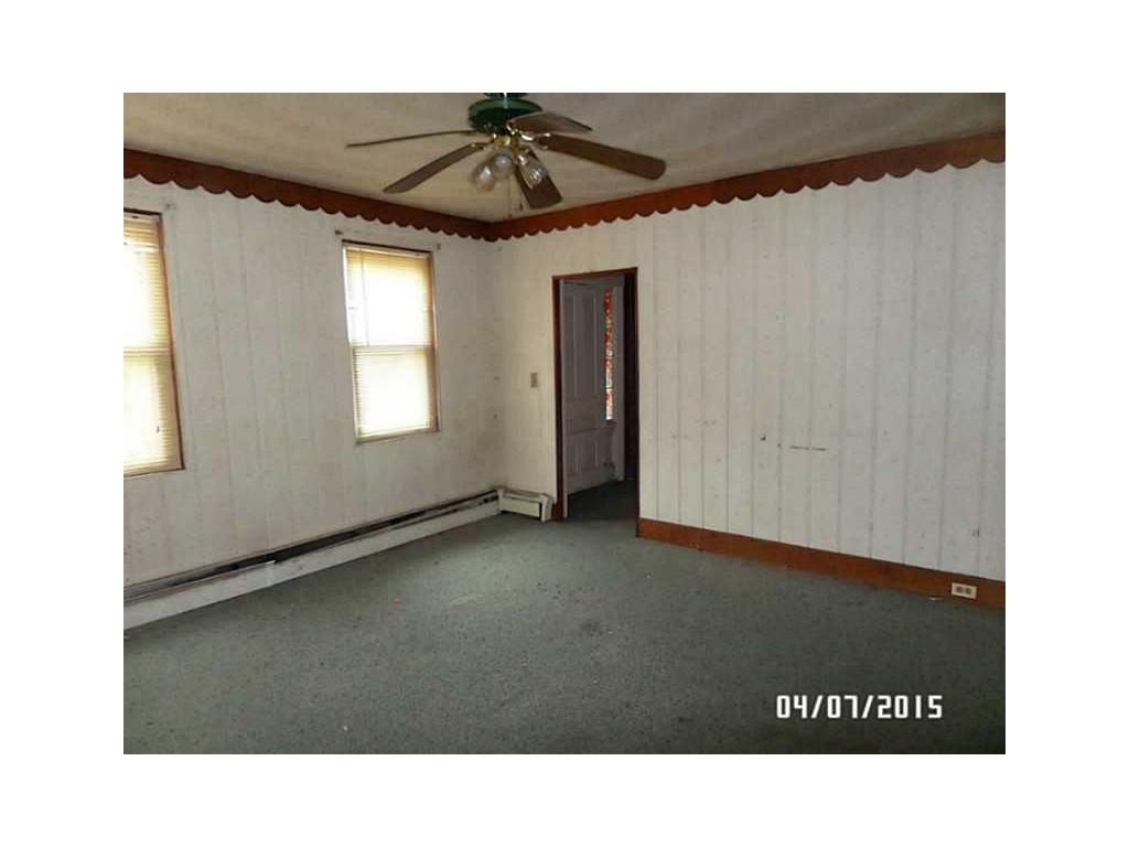 8 Bates Ave, Coventry, RI 02816 photo 6