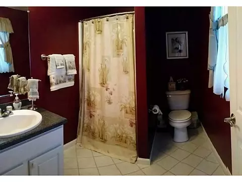 40 Arland Ct, Woonsocket, RI 02895 photo 9