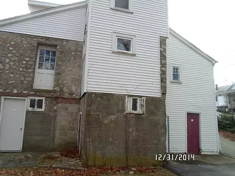 262 Aylsworth Ave, Woonsocket, RI 02895 photo 4