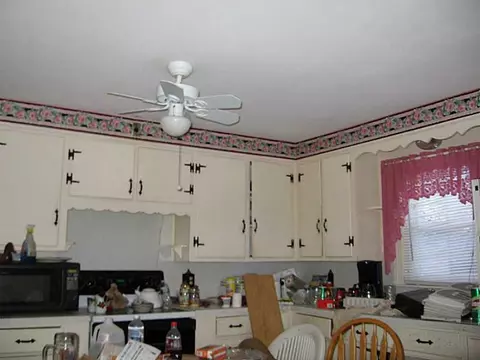 14 Gladding St, Bristol, RI 02809 photo 5