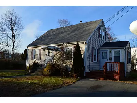 14 Gladding St, Bristol, RI 02809 photo 1