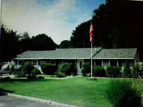 97 Chatworth Ave, Warwick, RI 02886 photo 1