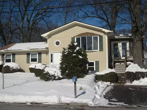 19 Canfield Ct, Warwick, RI 02889 photo 1