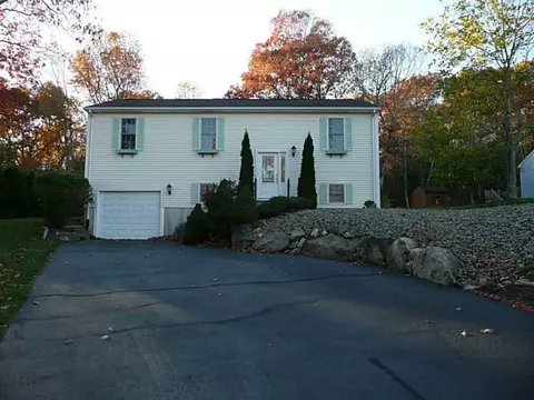 21 Walker Ln, Coventry, RI 02816 photo 2