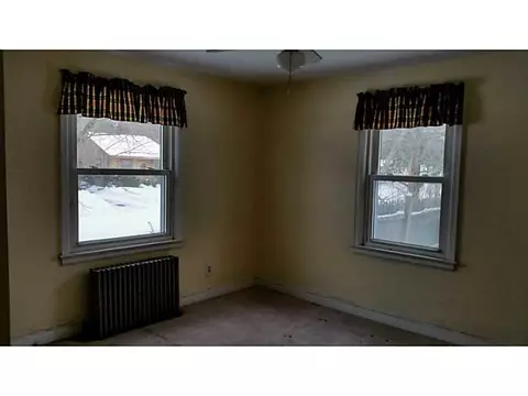 35 Keystone Dr, Warwick, RI 02889 photo 4